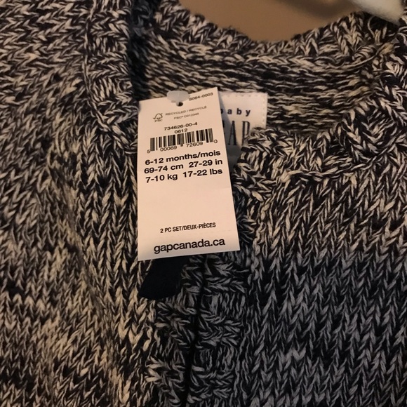 Infant sweater from Baby Gap - Picture 3 of 3